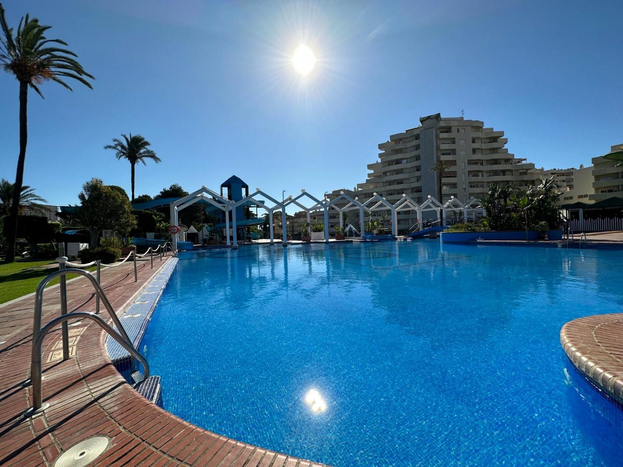 Luxury Frontal Al Mar Benalbeach Benalmádena Kültér fotó
